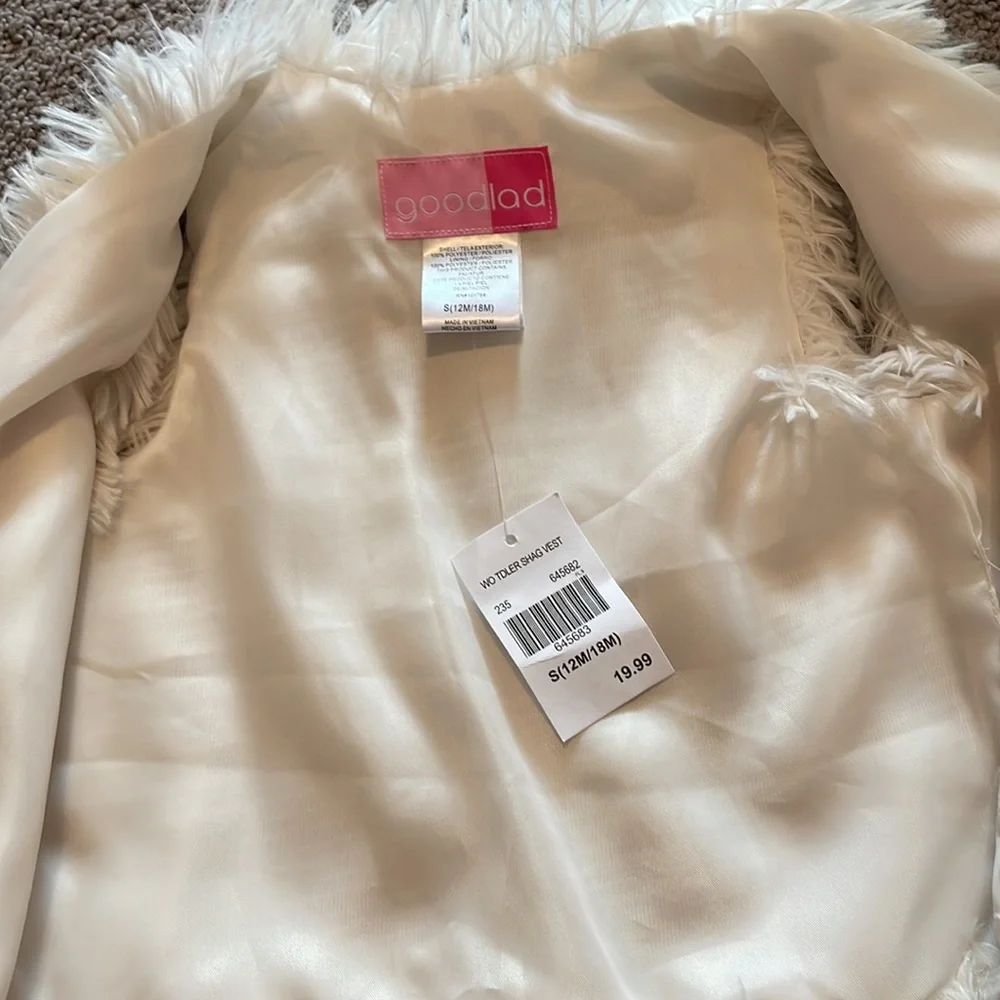 Faux Fur Vest - Picture 2 of 3